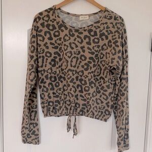 Free Kisses Leopard Print Drawstring Tie Front Sweatshirt (M)